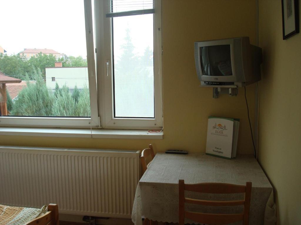 Vincze Vendégház Eger Habitación foto
