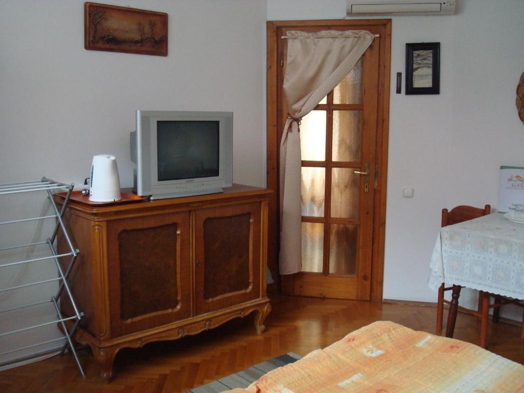 Vincze Vendégház Eger Habitación foto