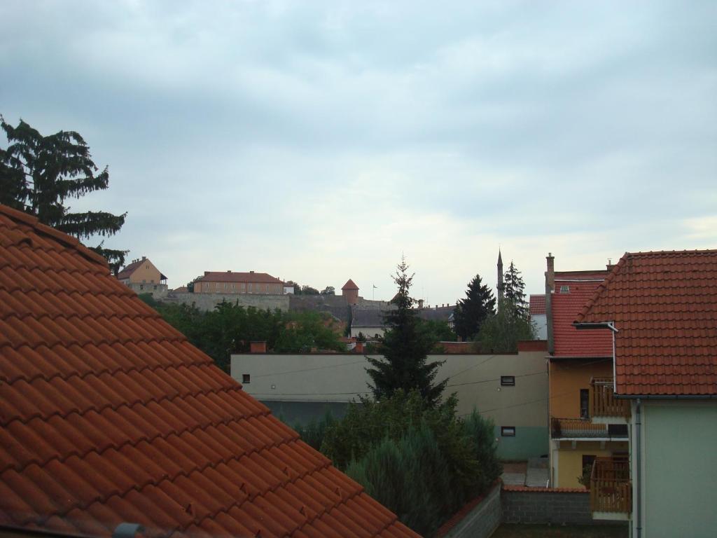 Vincze Vendégház Eger Habitación foto